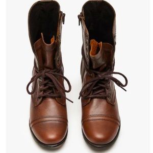 Steven Madden lace up Troopa Combat Boots in Brown. Size 9.5